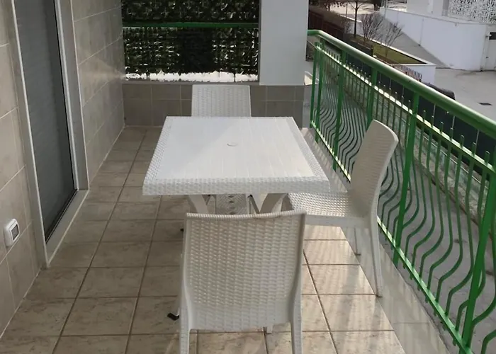 לינה וארוחת בוקר Oleum 3*